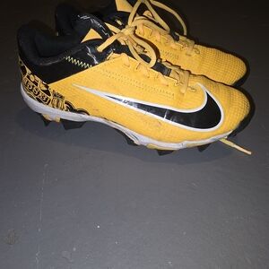 Nike Kids Yellow and Black Sports Shoes
